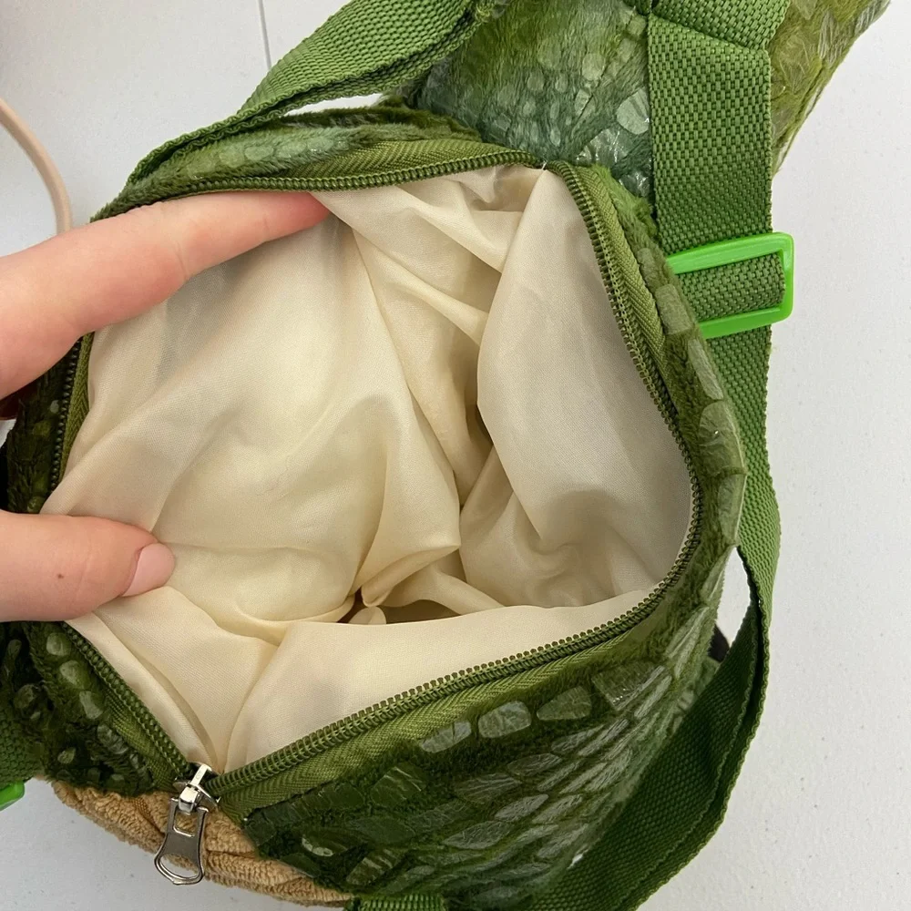 NWOT Kid’s green stuffed soft dinosaur zip‎ adjustable strap backpack bag